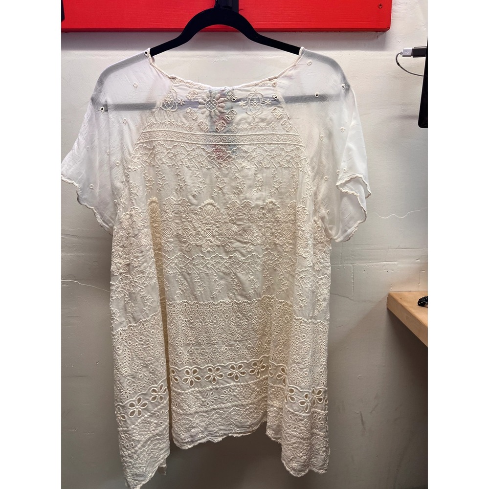 Johnny Was White with White Embroidery Blouse - Picture 2 of 3